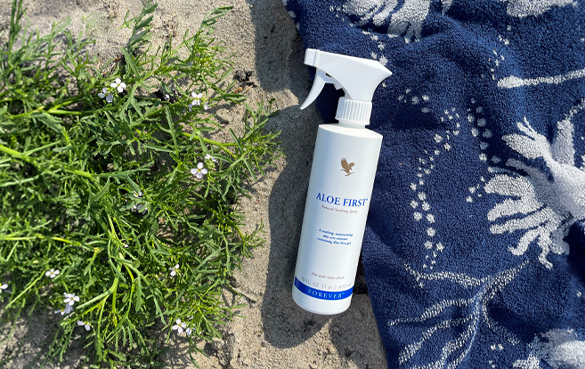 Aloe First från Forever Living Products. Med aloe vera, propolis och utvalda örter som svalkar, vårdar och lugnar.